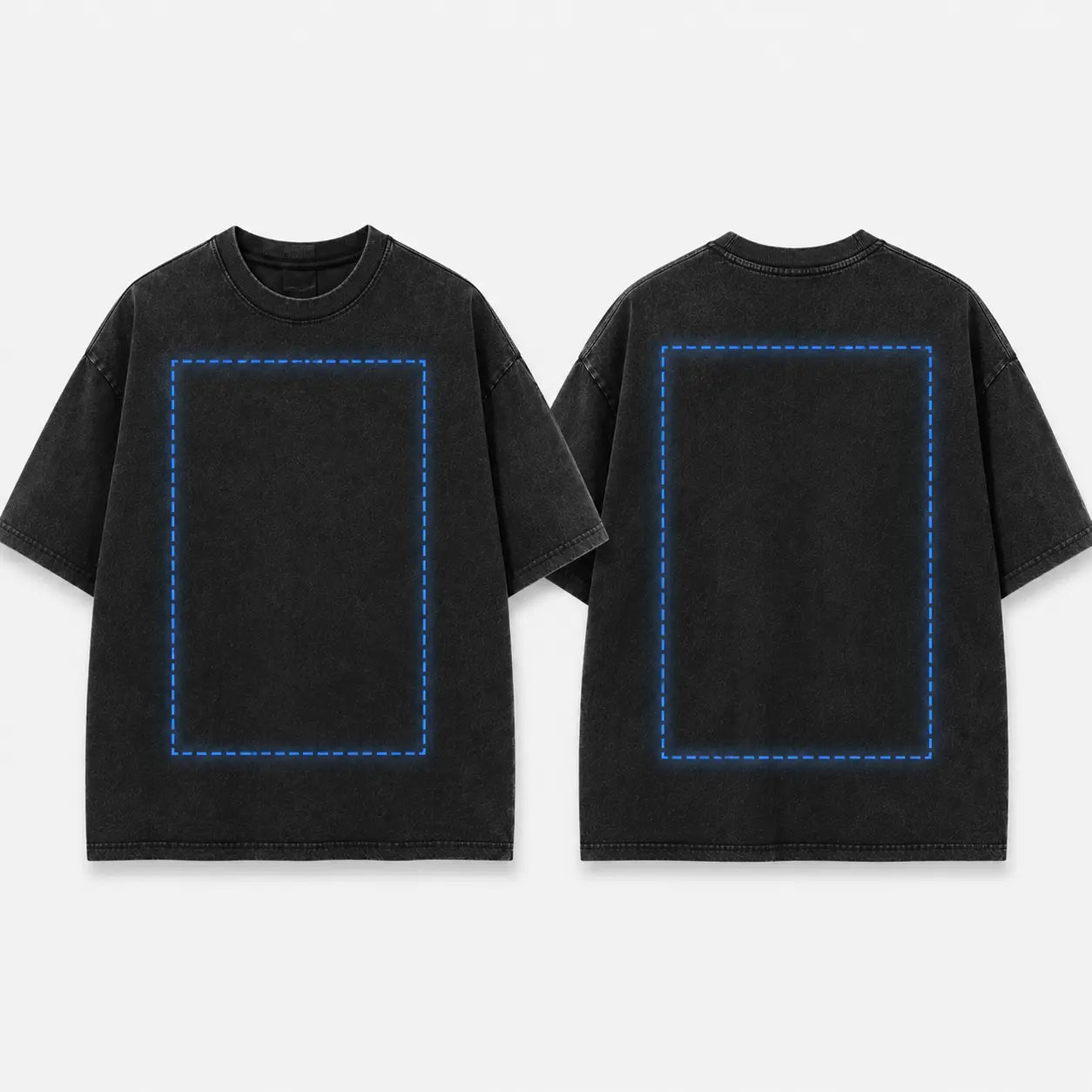 Camiseta oversize de color negro con un diseño gráfico en forma de rectángulo en la parte delantera y trasera.