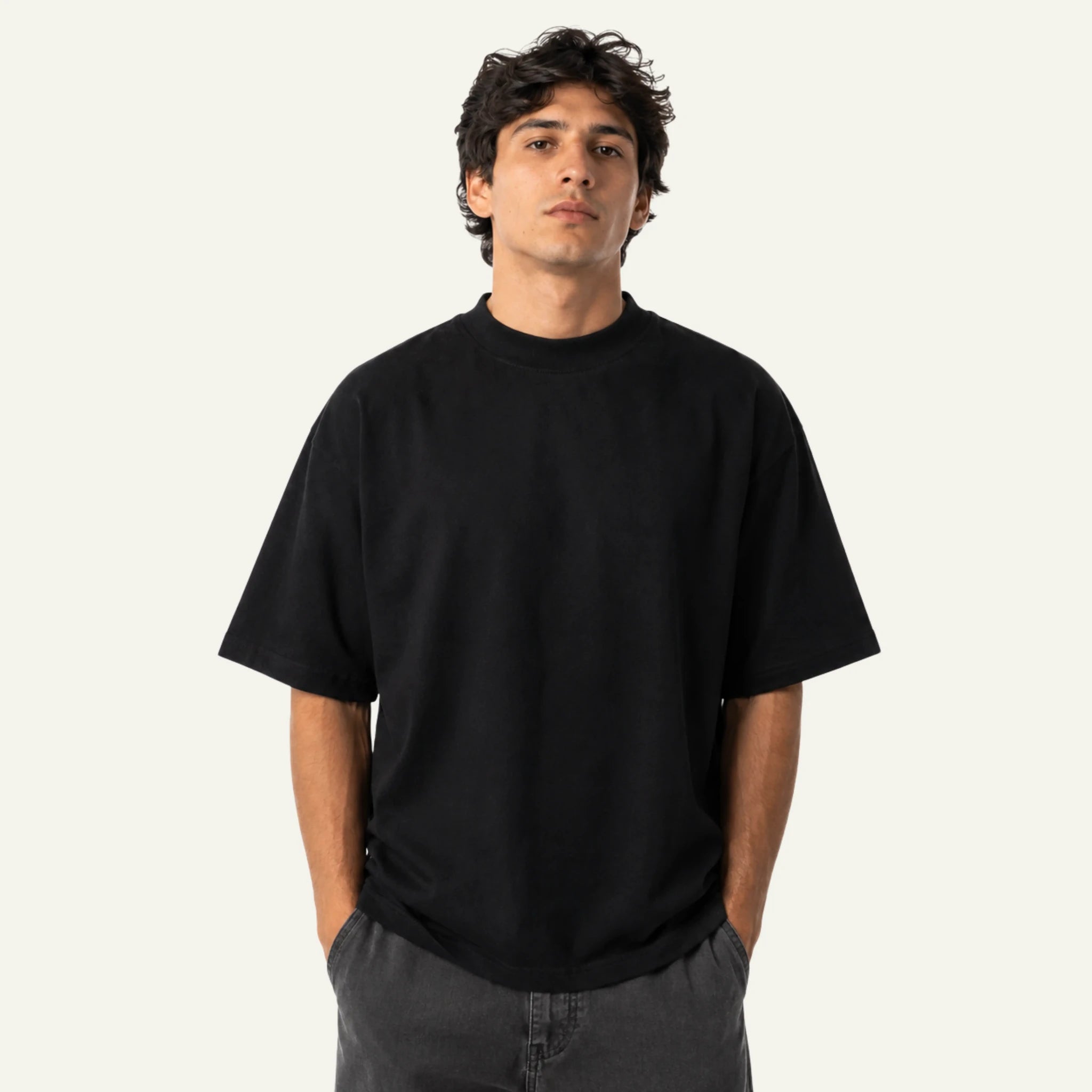 Playera oversize Playera Boxy Fit Personalizada negro vista frontal HOODEE