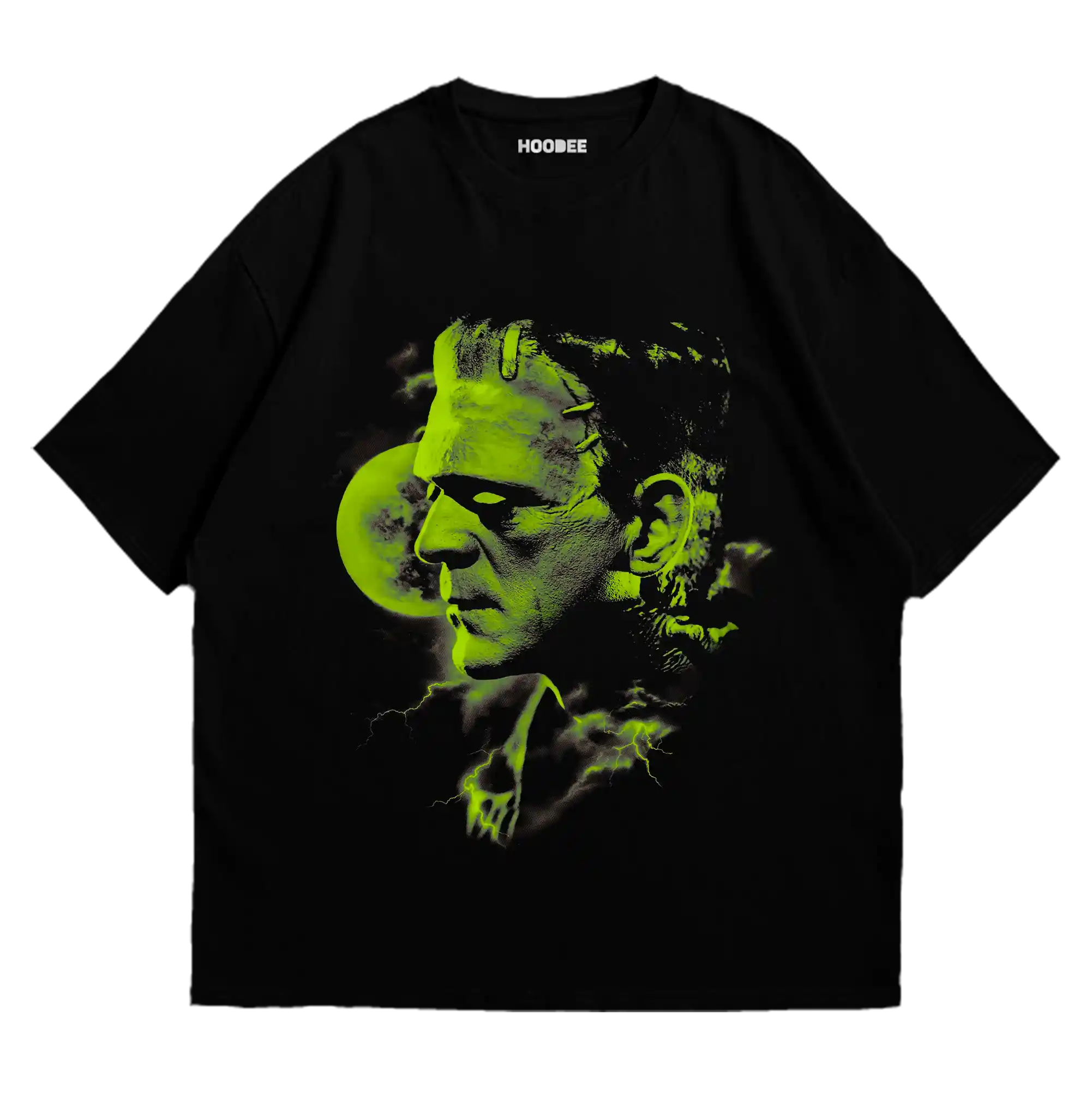 Playera oversize con diseño de Frankenstein entre rayos y fondo oscuro